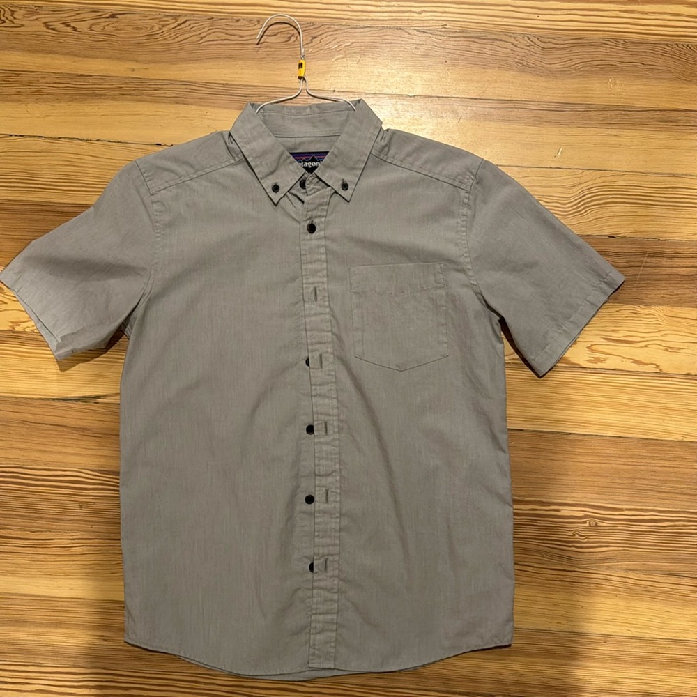 Patagonia short sleeve collared shirt